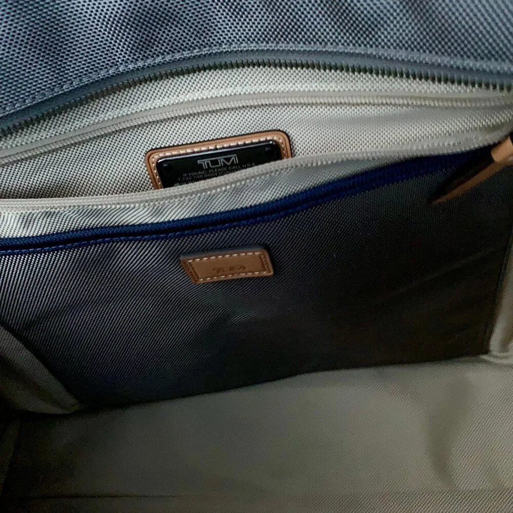 Tumi Santa Monica tote carry on bag - Picture 5 of 16